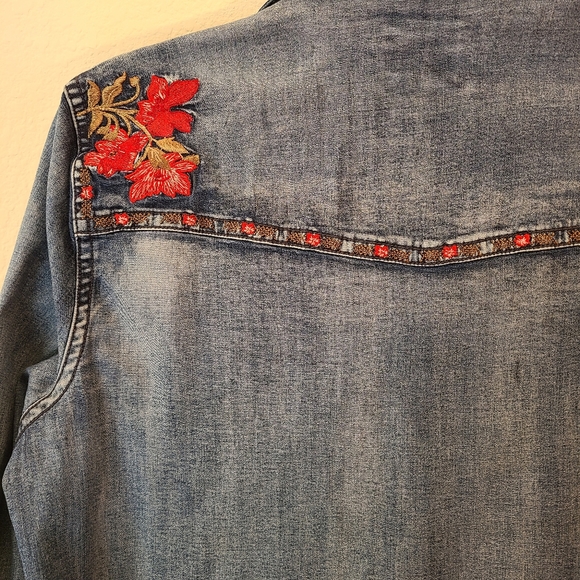 Jeans shirt with embroidery, size S - Picture 12 of 12